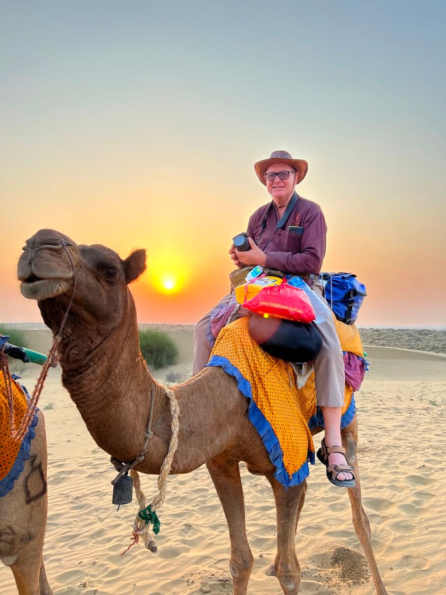 camel safari in jaisalmer